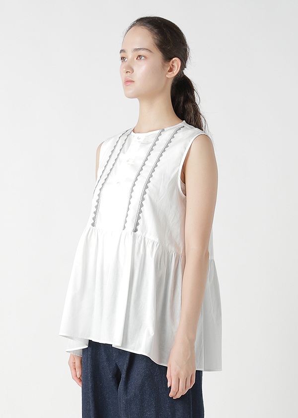 ZUCCa / TRIANGLE EMBROIDERY / ブラウス