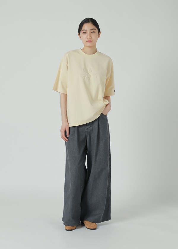 NYA- / CLOSE UP EMBOSS T / Tシャツ