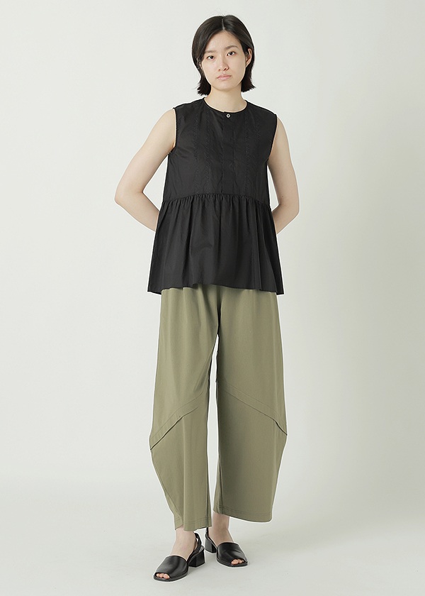 ZUCCa / TRIANGLE EMBROIDERY / ブラウス