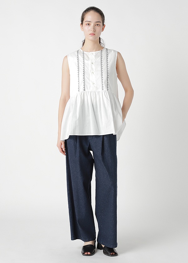ZUCCa / TRIANGLE EMBROIDERY / ブラウス