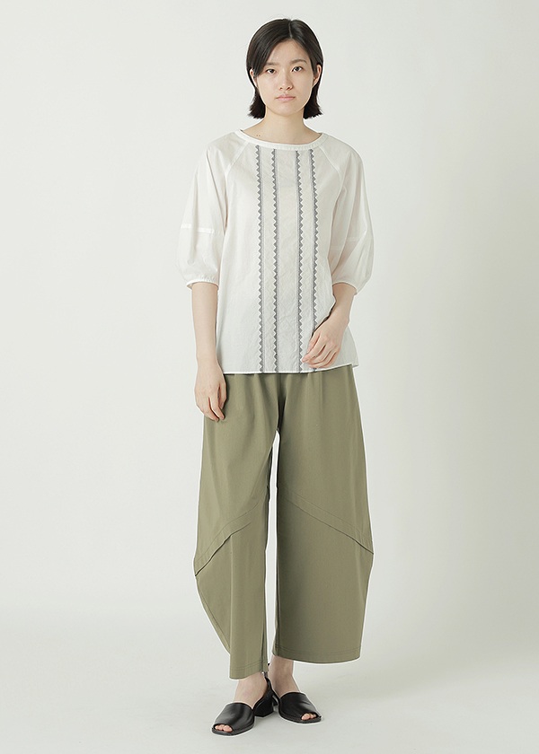 ZUCCa / TRIANGLE EMBROIDERY / ブラウス