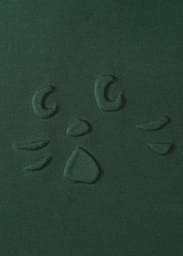 NYA- / CLOSE UP EMBOSS HOODIE / フーディー