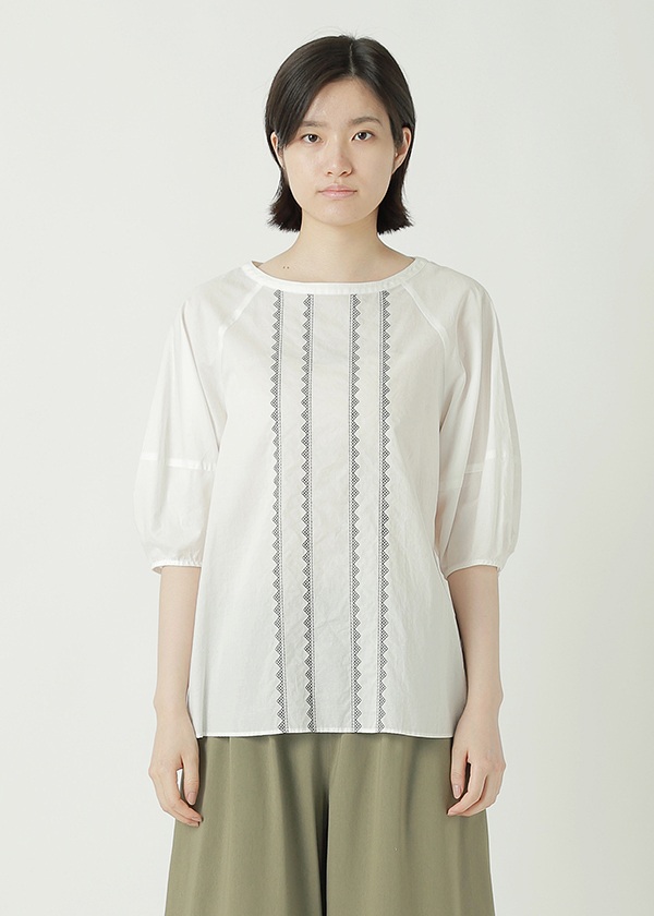 ZUCCa / TRIANGLE EMBROIDERY / ブラウス
