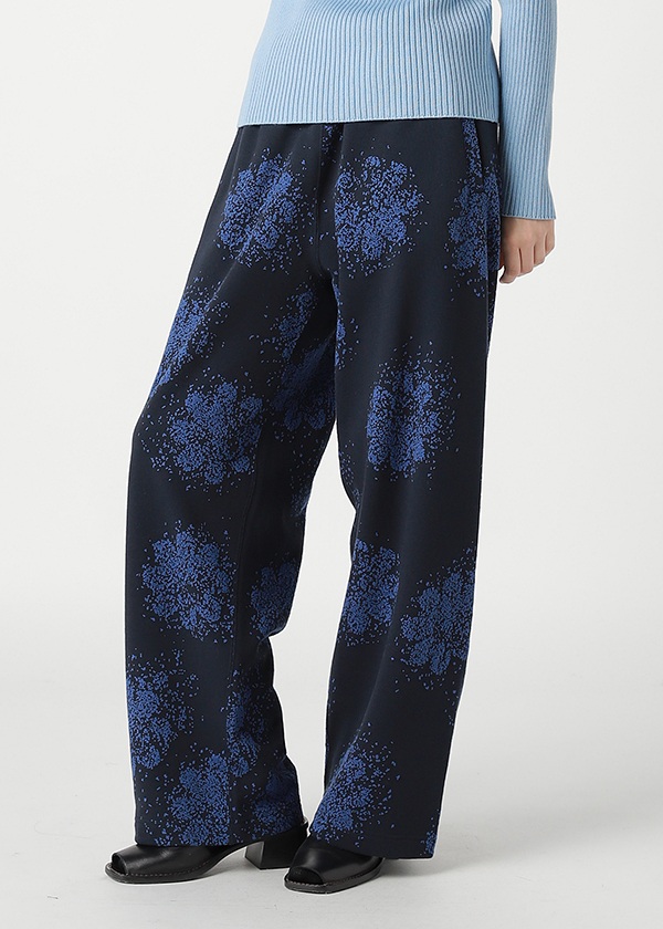 ZUCCa / FLOWER JACQUARD SWEATSHIRT / �p���c