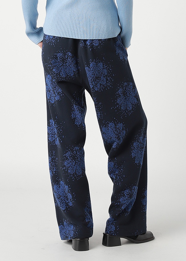 ZUCCa / FLOWER JACQUARD SWEATSHIRT / �p���c