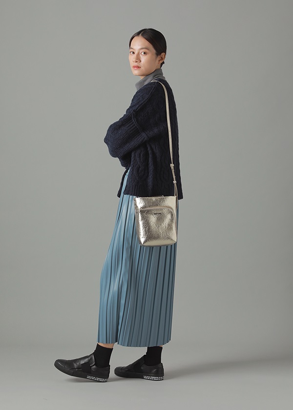 ZUCCa / PO EMBOSS�o�b�O / �V�����_�[�o�b�O