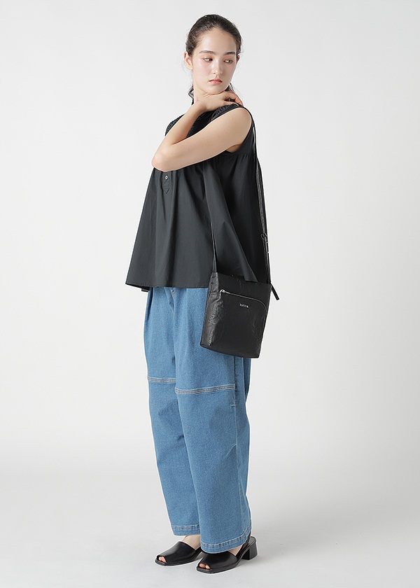 ZUCCa / EMBOSS�o�b�O / �V�����_�[�o�b�O