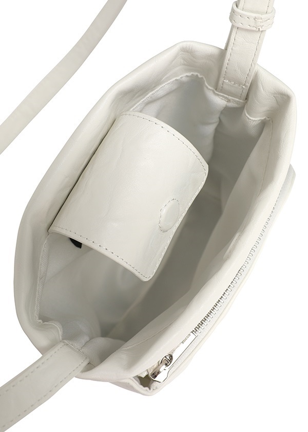 ZUCCa / EMBOSS�o�b�O / �V�����_�[�o�b�O