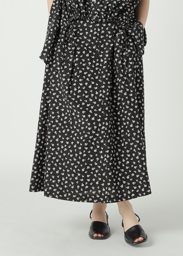 ZUCCa / NADESHIKO FLOWER PRINT / �X�J�[�g