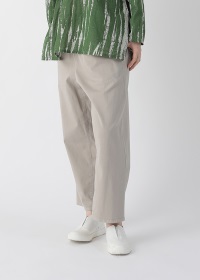 Plantationスタッフが着こなす、「PRIMEストレッチ」パンツ