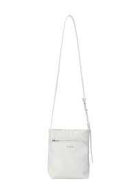 【新品】ZUCCa シュリンク　BAG バッグ　ショルダーバッグ　オフホワイト ZUCCa（ズッカ）の「シュリンクBAG / バッグ / S（ショルダー